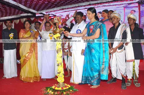 Makkal Pathai 